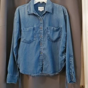 American eagle Lightweight chambray denim shirt